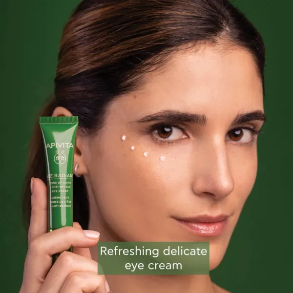 Apivita Bee Radiant Eye Cream očný krém na korekciu tmavých kruhov a vrások 15 m