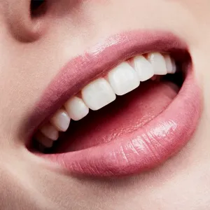 MAC Cosmetics Lipglass lesk na pery odtieň Candy Box 3.1 ml