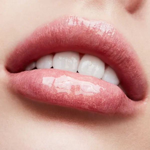 MAC Cosmetics Lipglass lesk na pery odtieň Nymphette 3,1 ml