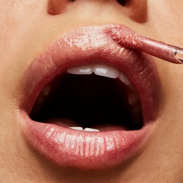 MAC Cosmetics Lipglass lesk na pery odtieň Nymphette 3,1 ml