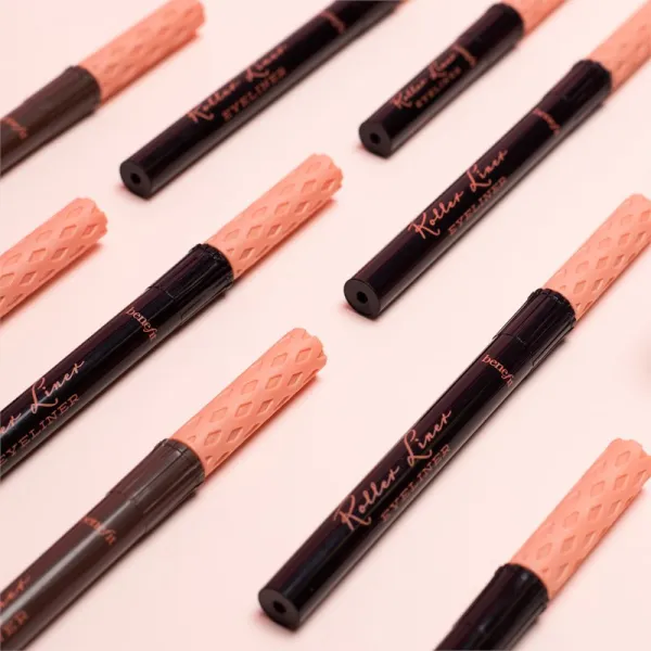 Benefit Roller Liner tekuté linky na oči odtieň Black 1 ml