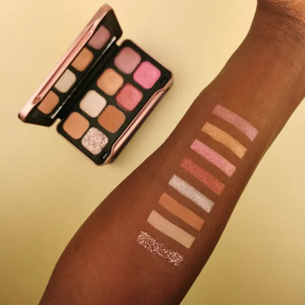 Makeup Revolution Forever Flawless paletka očných tieňov odtieň Dynamic Eternal 8 g