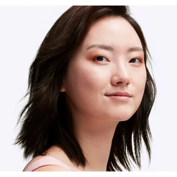 MAC Cosmetics Studio Radiance Face and Body Radiant Sheer Foundation ľahký make-up na tvár a telo odtieň N1 50 ml