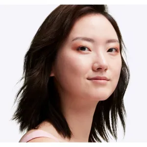 MAC Cosmetics Studio Radiance Face and Body Radiant Sheer Foundation ľahký make-up na tvár a telo odtieň N1 50 ml