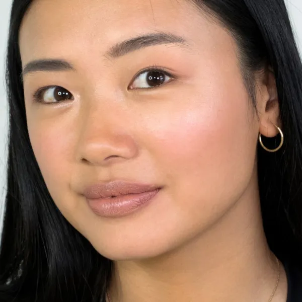 Nudestix Nudies Glow multifunkčný rozjasňovač v tyčinke odtieň Illumi Naughty 7 g
