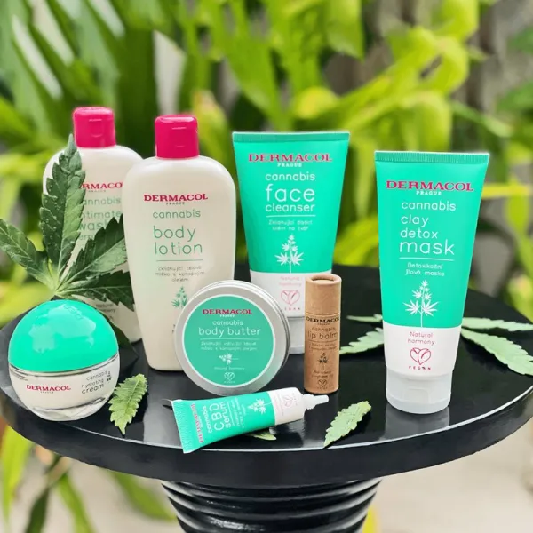 Dermacol Cannabis balzam na pery čerešňa 10 g