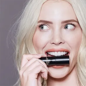 Nudestix Tinted Blur Foundation Stick korekčná tyčinka pre prirodzený vzhľad odtieň Light 1 6 g
