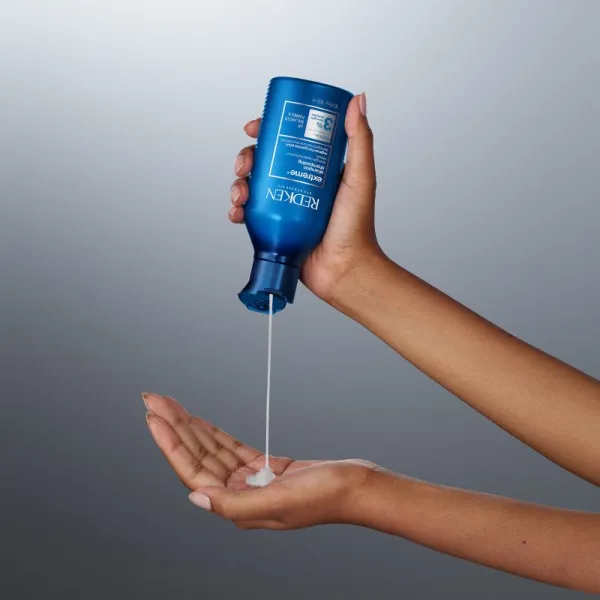 Redken Extreme regeneračný šampón pre poškodené vlasy 300 ml