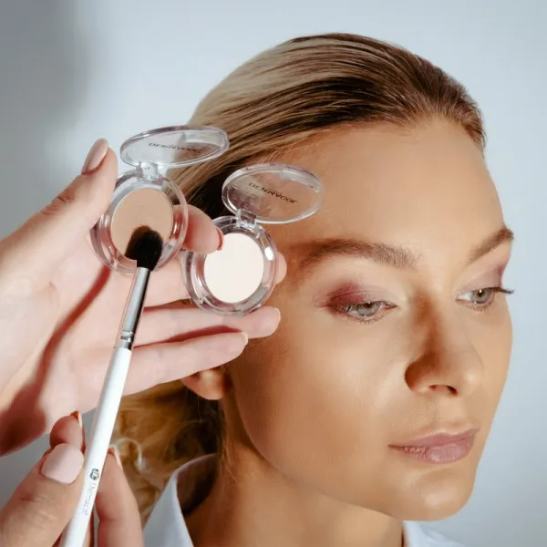 Dermacol Compact Mono očné tiene pre mokré a suché použitie odtieň 04 Metal Bellini 2 g