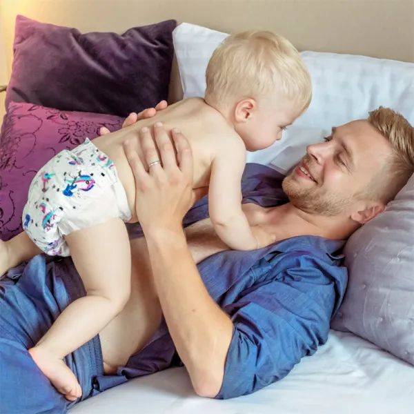 Kolorky Night Unicorn jednorazové EKO plienky pre kompletnú ochranu v priebehu noci veľkosť XL 12-16 Kg 17 ks