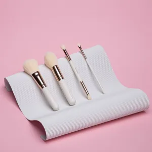 BrushArt Basic Blush brush štetec na lícenku 1 ks