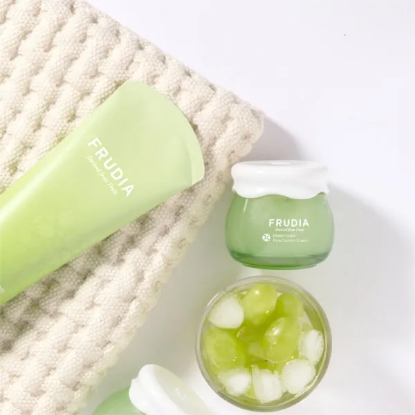 Frudia Green Grape hydratačný gél krém pre stiahnuté póry 55 g