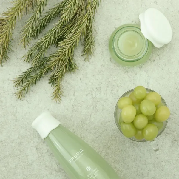 Frudia Green Grape hydratačný gél krém pre stiahnuté póry 10 g
