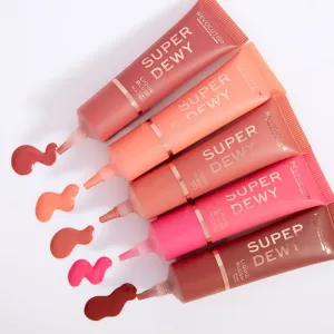 Revolution Superdewy tekutá lícenka odtieň Flushing For You 15 ml