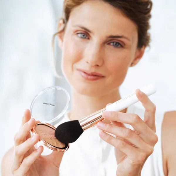 Dermacol Compact Bronzing bronzer a kontúrovací púder 10,5 g