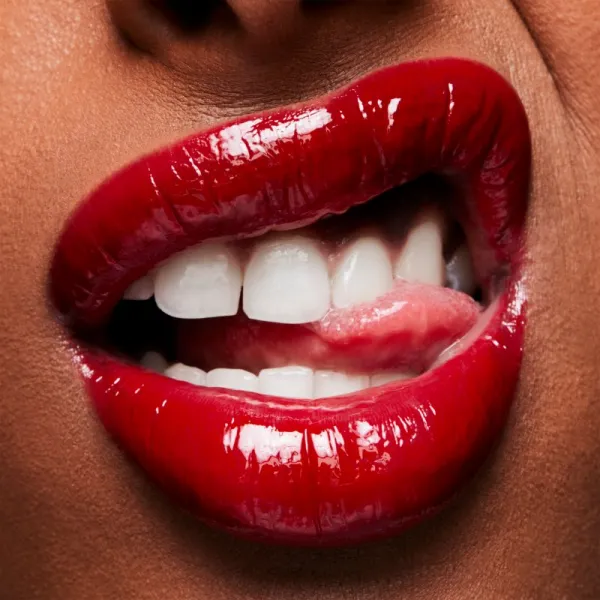 MAC Cosmetics Lipglass lesk na pery odtieň Ruby Woo 3,1 ml