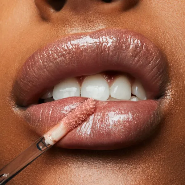 MAC Cosmetics Lipglass lesk na pery odtieň Prrr 3,1 ml