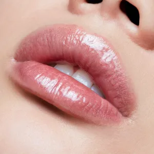 MAC Cosmetics Lipglass lesk na pery odtieň All Things Magical 3,1 ml