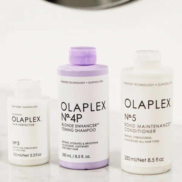 Olaplex N°4P Blond Enhancer Toning Shampoo fialový tónovací šampón neutralizujúci žlté tóny 250 ml