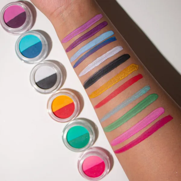Revolution Relove Water Activated Liner očné linky odtieň Intellect 6,8 g