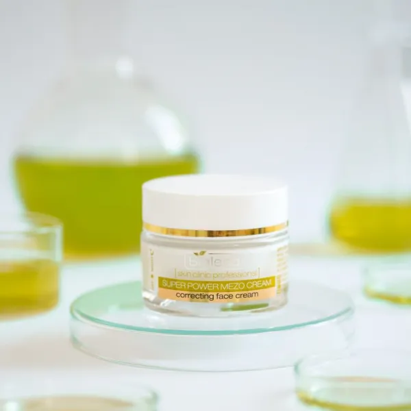 Bielenda Skin Clinic Professional Correcting krém pre obnovenie rovnováhy pleti s omladzujúcim účinkom 50 ml