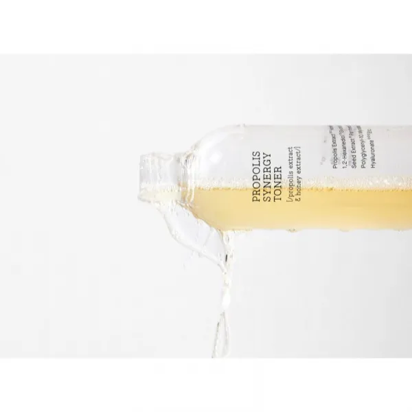 Cosrx Full Fit Propolis pleťové tonikum pre rozjasnenie a vyhladenie pleti 150 ml