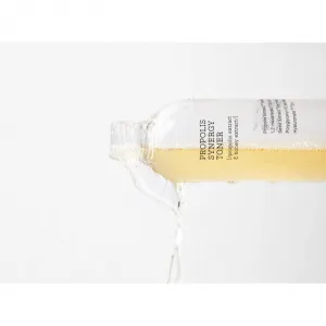Cosrx Full Fit Propolis pleťové tonikum pre rozjasnenie a vyhladenie pleti 150 ml