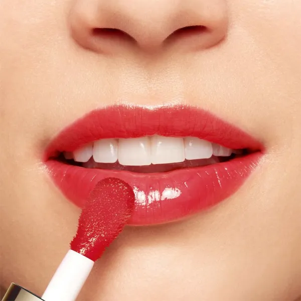 Clarins Lip Comfort Oil olej na pery s hydratačným účinkom odtieň 03 cherry 7 ml