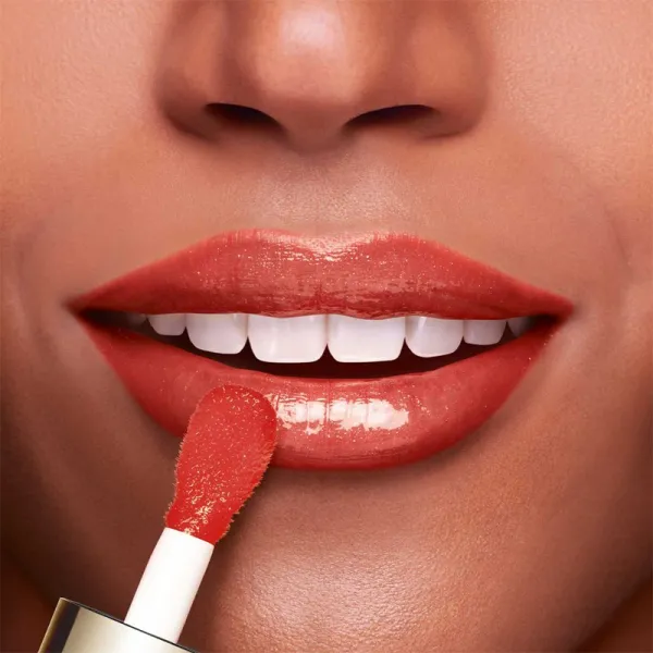 Clarins Lip Comfort Oil olej na pery s hydratačným účinkom odtieň 08 strawberry 7 ml