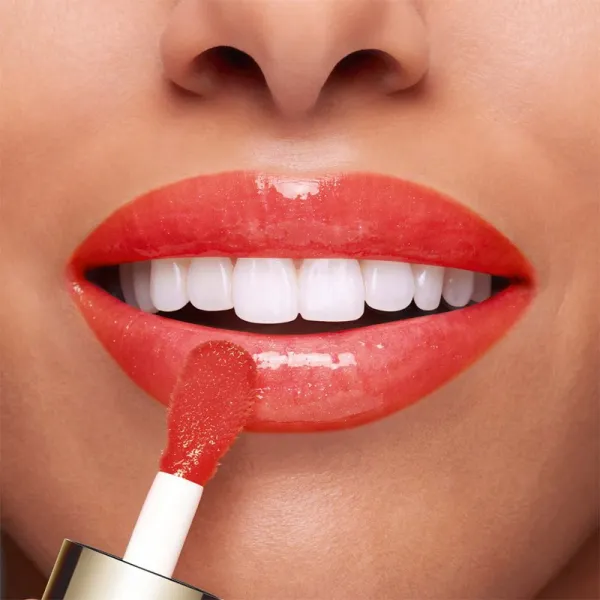 Clarins Lip Comfort Oil olej na pery s hydratačným účinkom odtieň 08 strawberry 7 ml