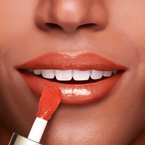 Clarins Lip Comfort Oil olej na pery s hydratačným účinkom odtieň 05 apricot 7 ml