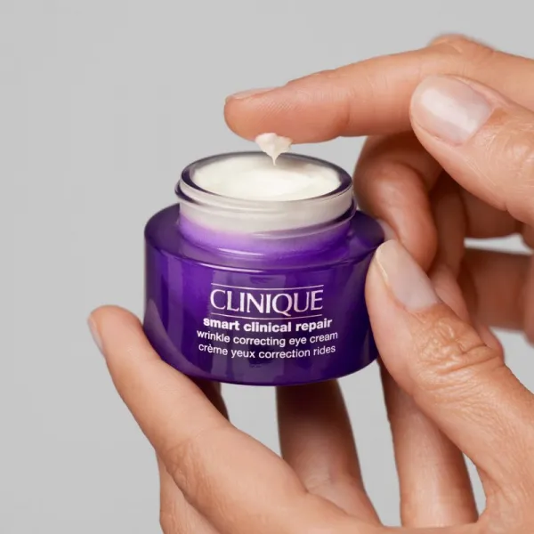 Clinique Smart Clinical™ Repair Wrinkle Correcting Eye Cream vyplňujúci očný krém pre korekciu vrások 15 ml