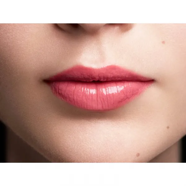L’Oréal Paris Color Riche Shine rúž s vysokým leskom odtieň 111 Pink Wonderland 4.8 g