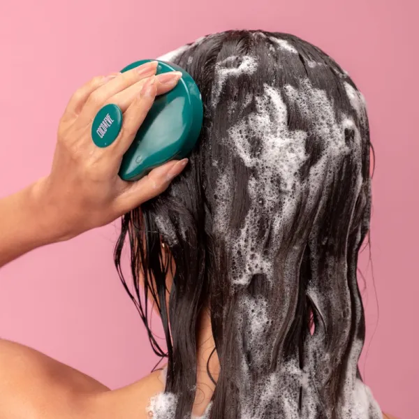 Coco & Eve Shampoo Brush kefa na vlasy a vlasovú pokožku