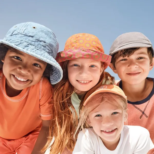 Garnier Ambre Solaire Kids opaľovací sprej pre deti SPF 50+ 150 ml