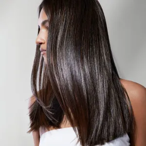 Aveda Smooth Infusion™ Anti-Frizz Conditioner kondicionér pre uhladenie nepoddajných a krepatých vlasov 200 ml