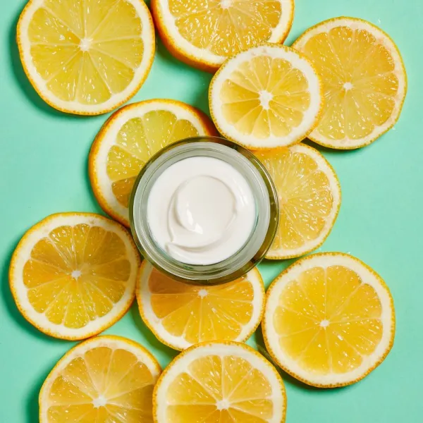 Garnier Skin Naturals Vitamin C hydratačný gel pre rozjasnenie pleti 50 ml