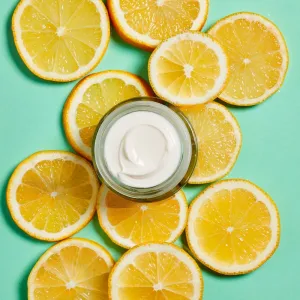 Garnier Skin Naturals Vitamin C hydratačný gel pre rozjasnenie pleti 50 ml