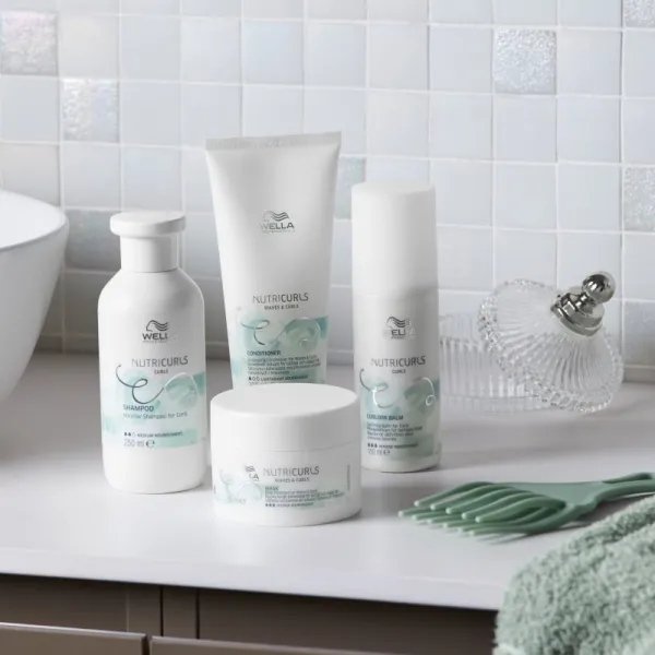 Wella Professionals Nutricurls Waves & Curls uhladzujúca maska pre vlnité a kučeravé vlasy 150 ml