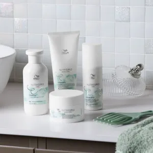 Wella Professionals Nutricurls Waves & Curls uhladzujúca maska pre vlnité a kučeravé vlasy 150 ml