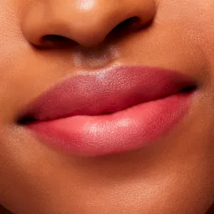 MAC Cosmetics Powder Kiss Velvet Blur Slim Stick matný hydratačný rúž odtieň Stay Curious 2 g