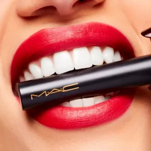 MAC Cosmetics Powder Kiss Velvet Blur Slim Stick matný hydratačný rúž odtieň Ruby New 2 g