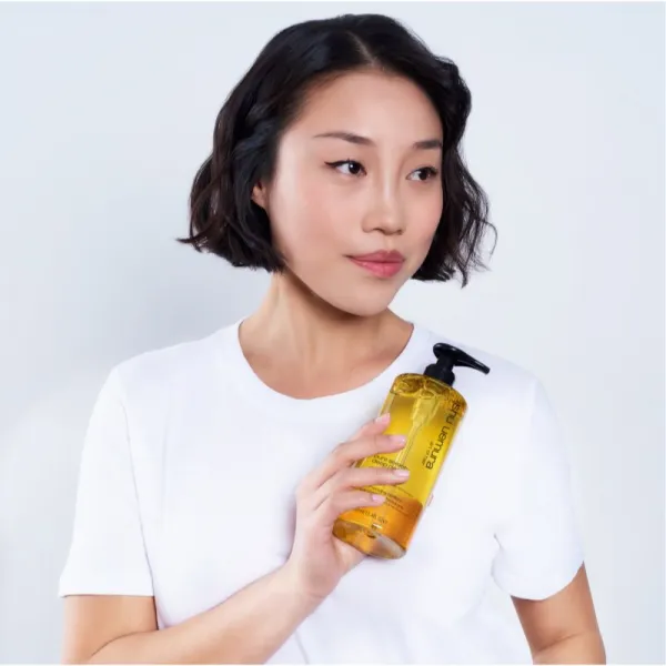 Shu Uemura Deep Cleanser Pure Serenity hĺbkovo čistiaci šampón pre mastné vlasy a vlasovú pokožku 400 ml