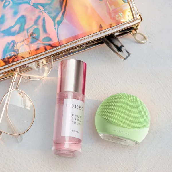 FOREO LUNA™4 Go čistiaci sonický prístroj na cesty Pistachio