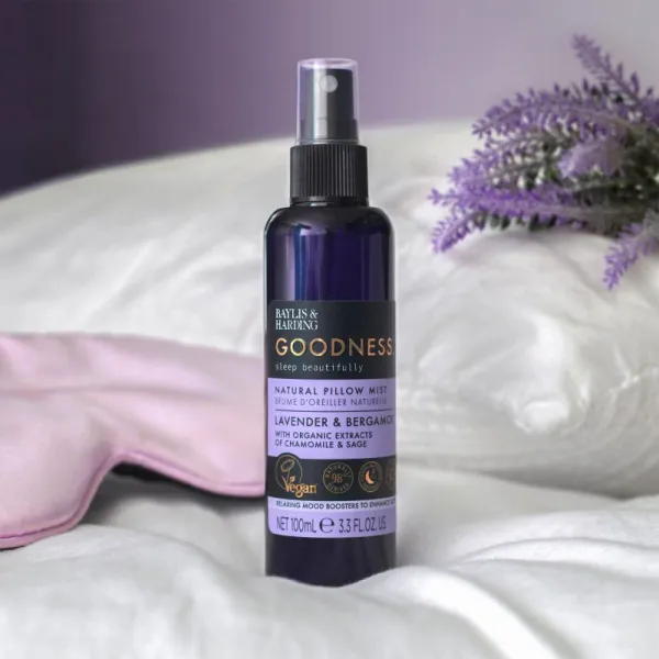 Baylis & Harding Goodness Sleep Beautifully sprej na vankúš pre pokojný spánok Lavender & Bergamot 100 ml