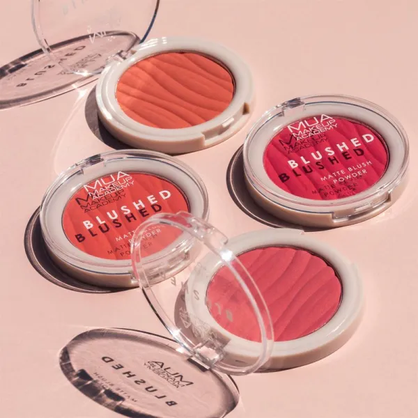 MUA Makeup Academy Blushed Powder Blusher púdrová lícenka odtieň Rose Tea 5 g