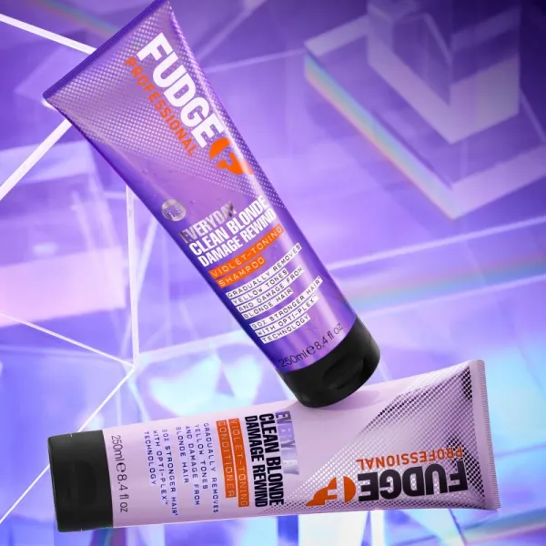 Fudge Everyday Clean Blonde Damage Rewind Shampoo jemný šampón na každodenné použitie pre blond a melírované vlasy 250 ml