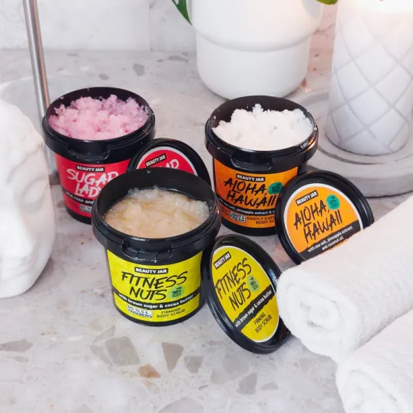 Beauty Jar Sugar Lady telový peeling s vôňou malín 180 g