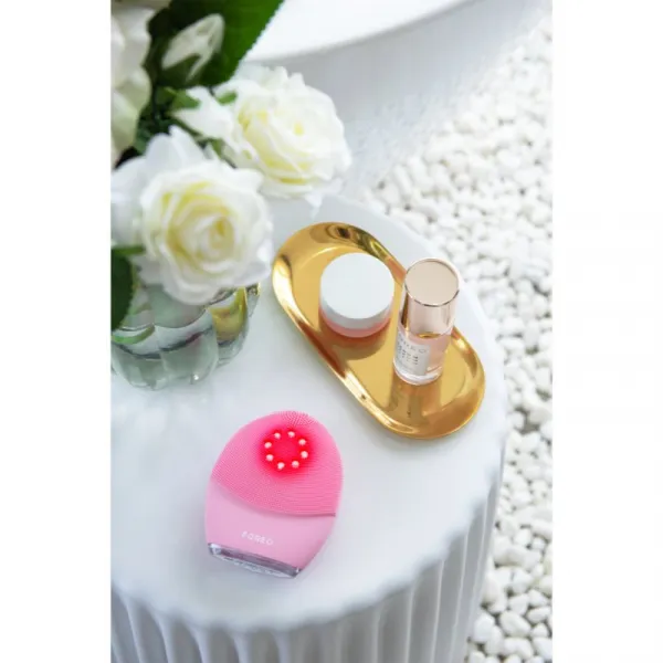 FOREO LUNA™4 Plus čistiaci sonický prístroj s termo funkciou a spevňujúcou masážou normálna pleť 1 ks