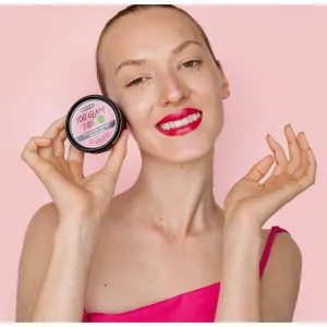 Beauty Jar Too Glam To Give A Damn gélová maska proti prvým známkam starnutia pleti 120 g